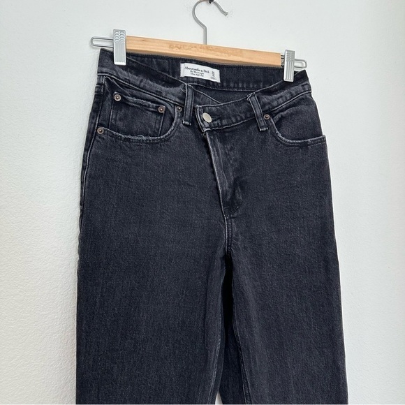 Abercrombie & Fitch The 90's Straight Ultra High Rise Jeans Crossover Waist 25 - Picture 4 of 9